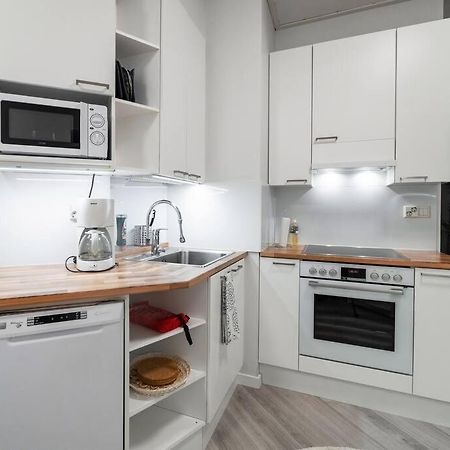 Cozy Roomy Studio Flat Next To Tram Stop @ Kallio 赫尔辛基 外观 照片