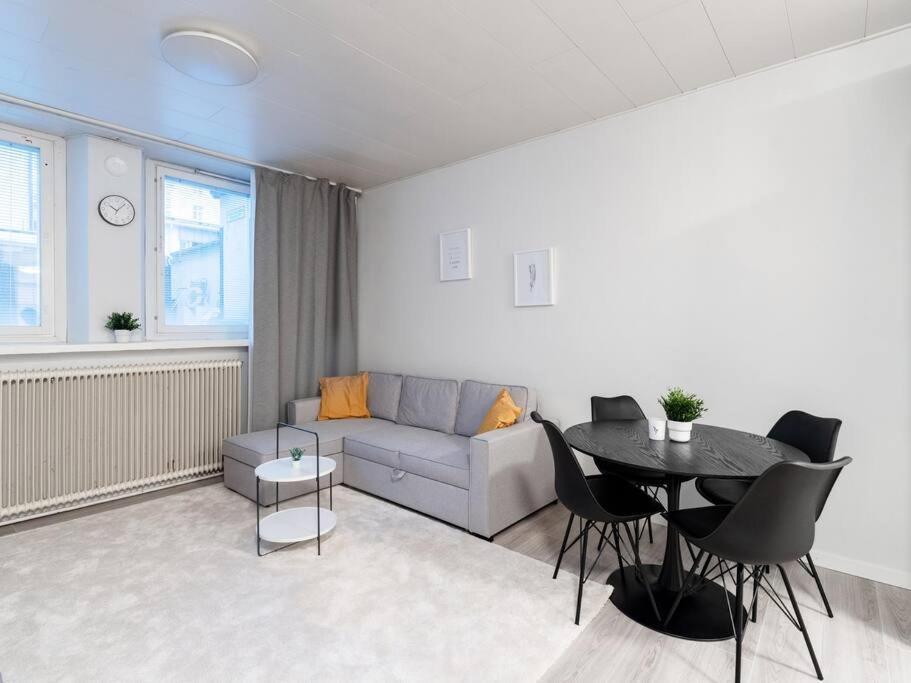 Cozy Roomy Studio Flat Next To Tram Stop @ Kallio 赫尔辛基 外观 照片