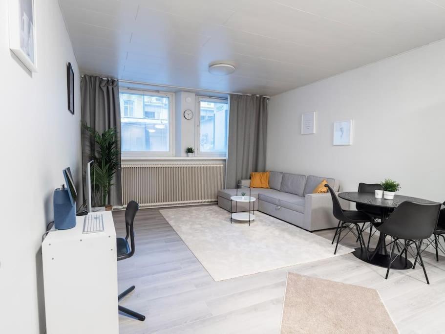 Cozy Roomy Studio Flat Next To Tram Stop @ Kallio 赫尔辛基 外观 照片